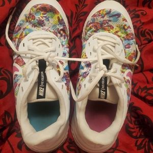 Girls Nike Revolution 5